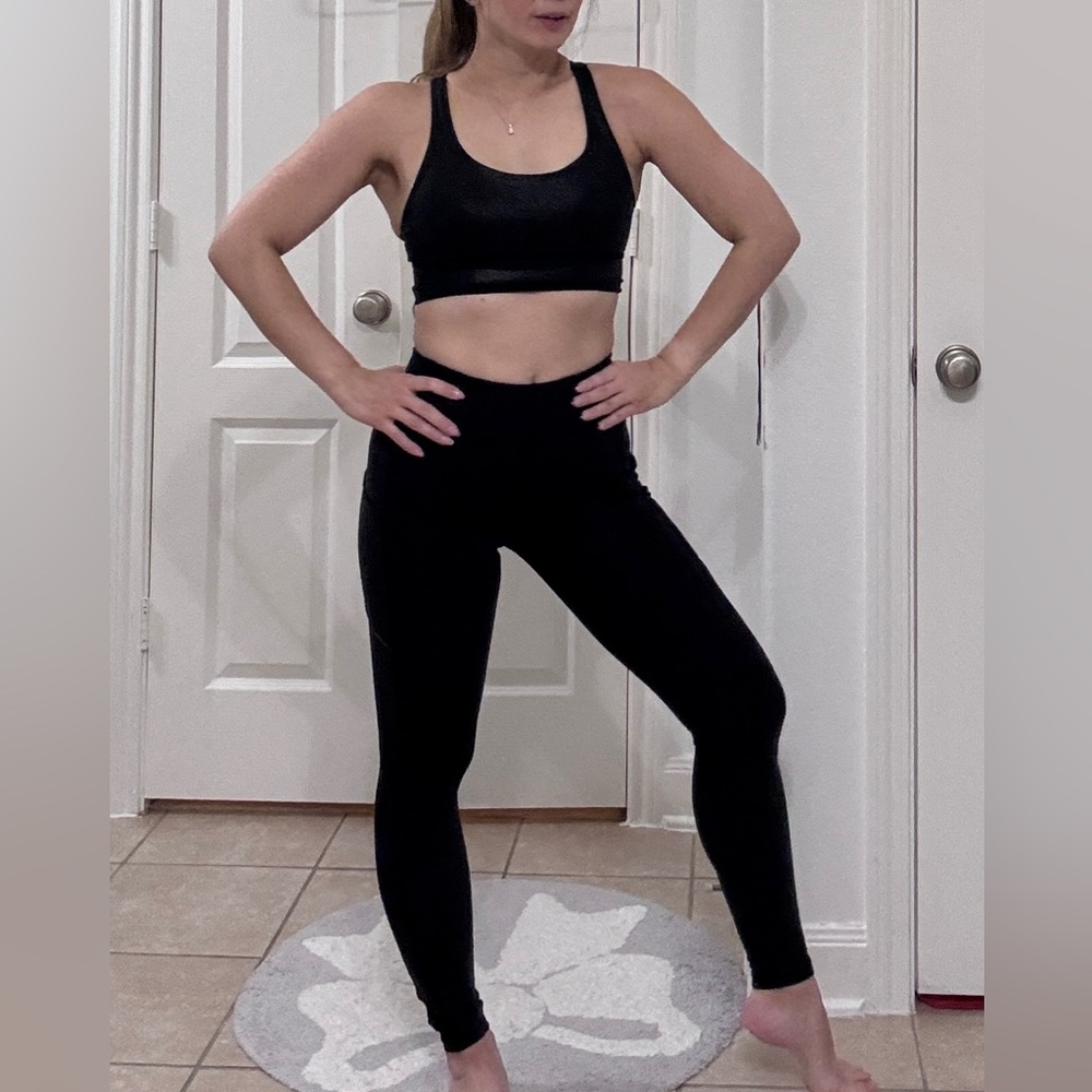 SET of 2- Lululemon Speed Up Black Foil and Energy Bra in size 6 - Picture 2 of 12